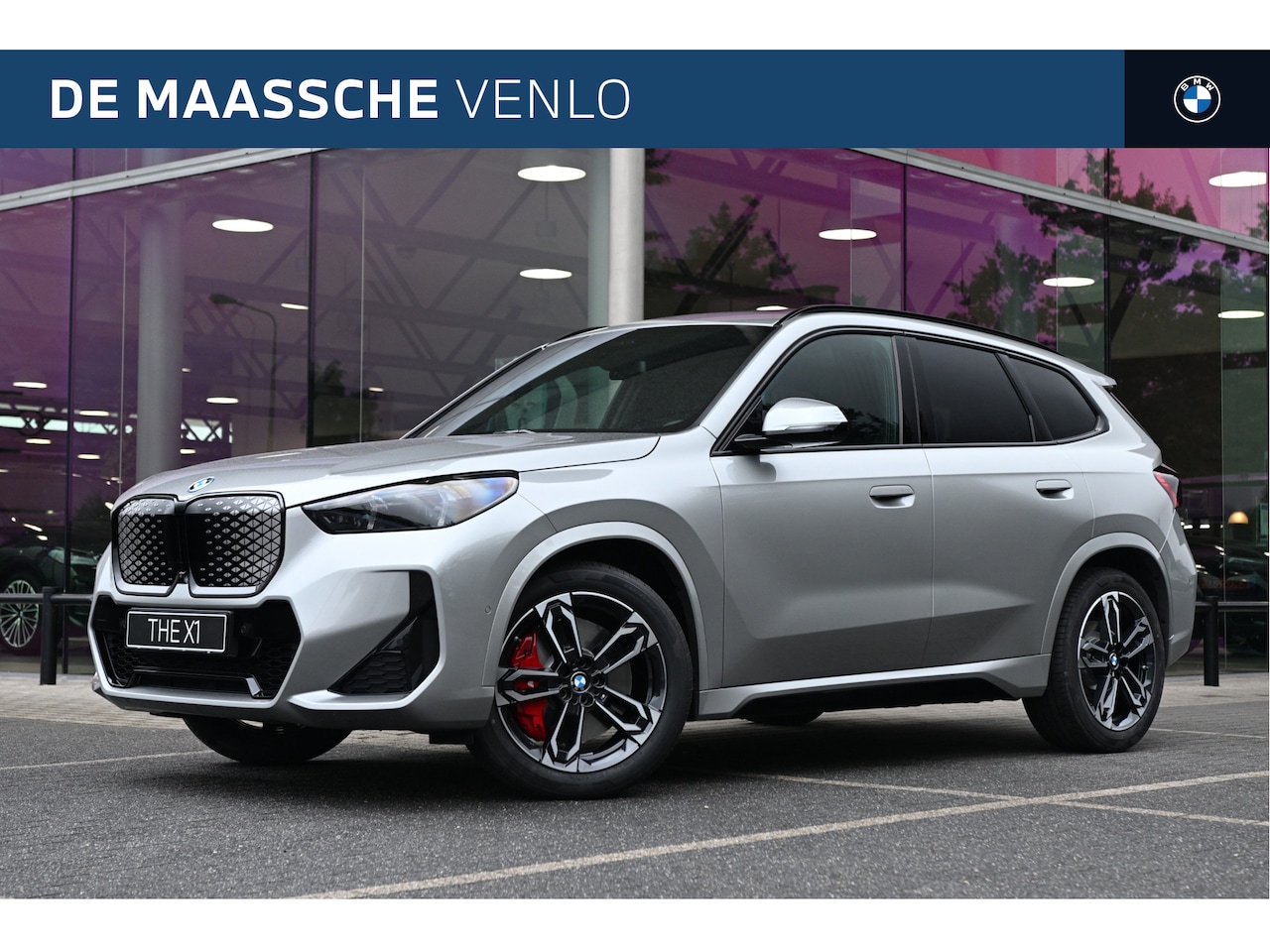 BMW iX1 - eDrive20 M Sport / Panoramadak / Trekhaak / Sportstoelen / Head-Up / M Adaptief onderstel - AutoWereld.nl