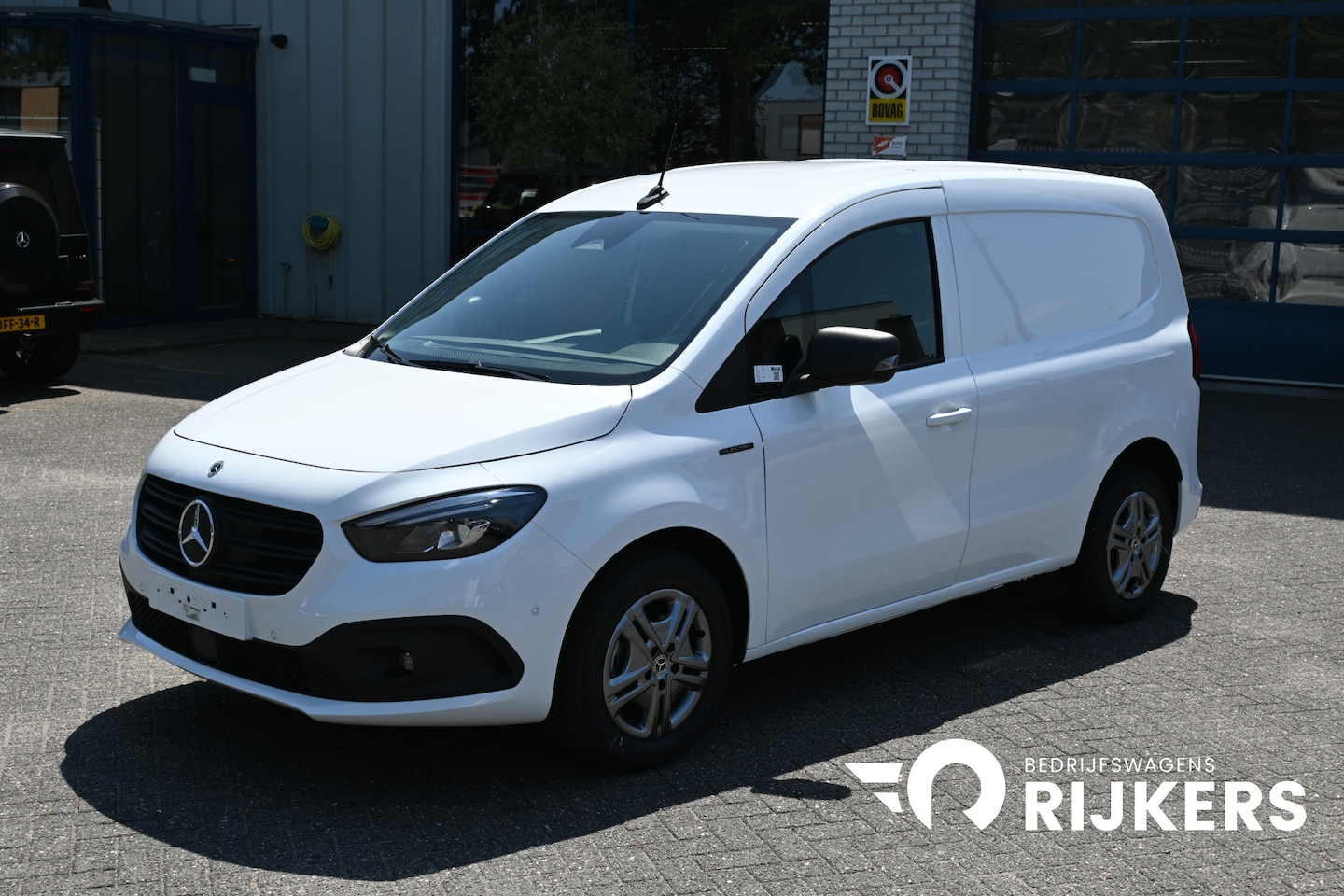 Mercedes-Benz eCitan - 112 Select L1 51 kWh Led, Keyless Go, Leder stuur, Etc. AC-opladen 22kW/DC-opladen 75kW - AutoWereld.nl
