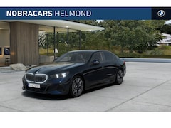 BMW i5 - eDrive40 M Sport / Panoramadak / Trekhaak / Adaptieve LED / Parking Assistant Plus / Stuur