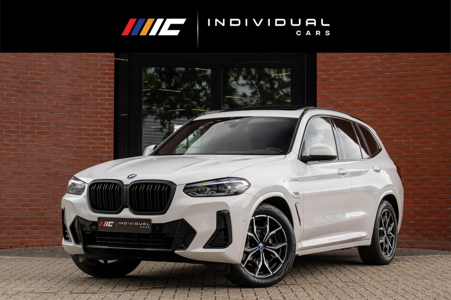 BMW X3 - xDrive30e M-Sport Pano HuD Trekhaak Camera Leder - AutoWereld.nl
