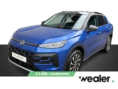 Volkswagen T-Roc - Life First Edition 1.5 eTSI 85 kW / 116 PK DSG | Trekhaak wegklapbaar | Multimedia pakket