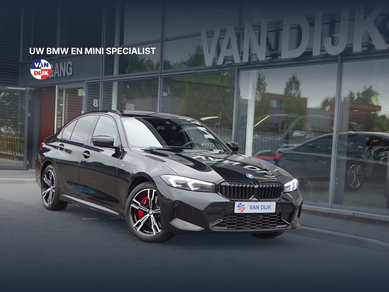 BMW 3-serie - 330e M Sport Pro Comfort Pack BMW Live Cockpit Plus Driving Assistant 18''LM Velgen - AutoWereld.nl