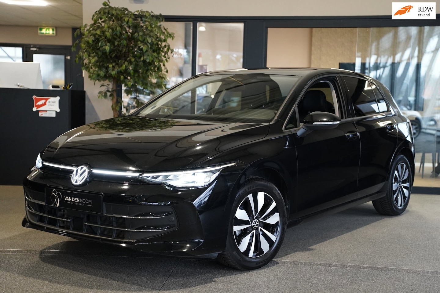 Volkswagen Golf - 1.5 eTSI 150PK DSG GOAL Navi Trek Led Cam Pdc Acc - AutoWereld.nl