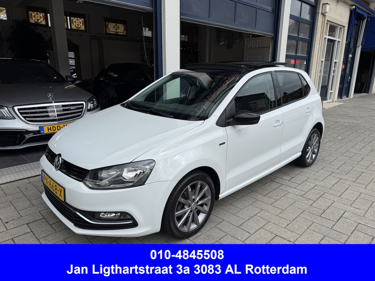 Volkswagen Polo - 1.0 First Edition PANORAMA/NAVI/AIRCO - AutoWereld.nl