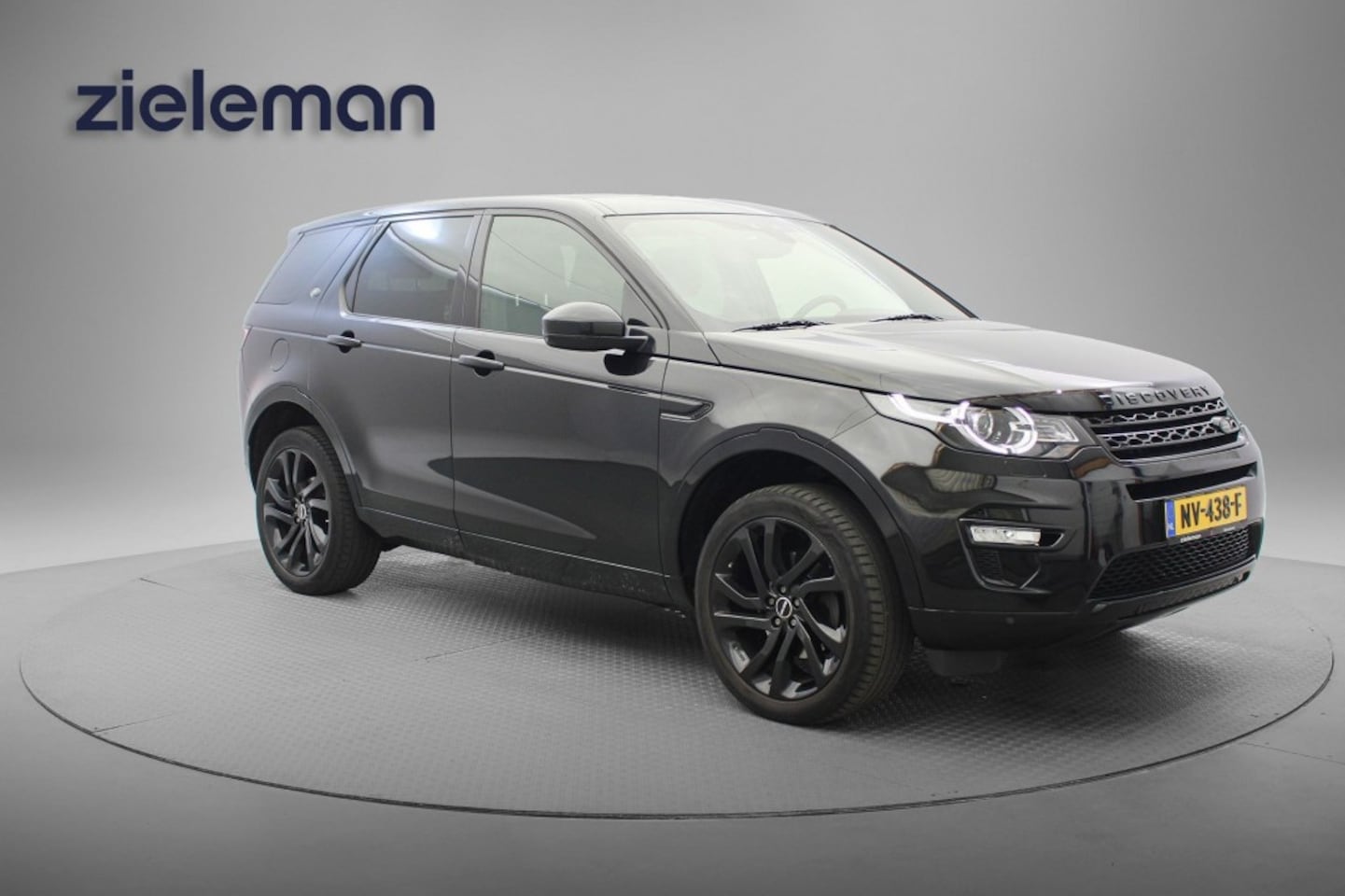Land Rover Discovery Sport - 2.0 TD4 Urban Series SE Automaat - Panorama, Trekhaak, Navi, Camera, Leer, Meridian - AutoWereld.nl