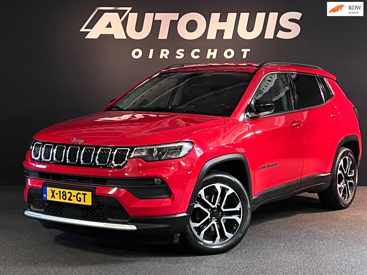 Jeep Compass - 1.3T S Keyless/ Stuurverwarming/ Carplay/ Trekhaak/ ACC/ Camera/ Lane Assist/ Stoelverwarm - AutoWereld.nl