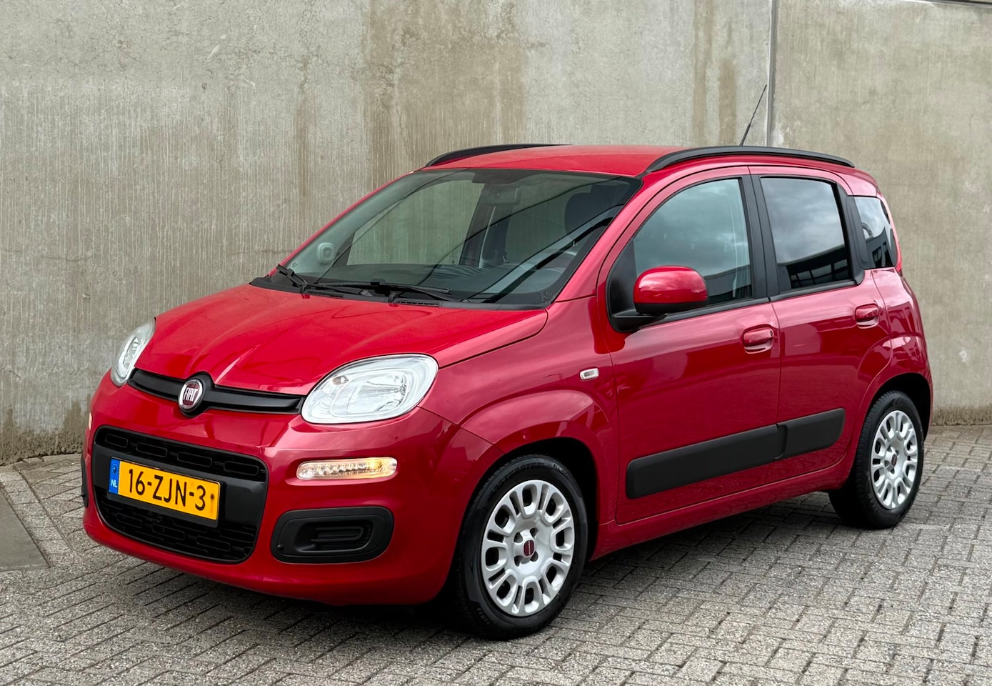 Fiat Panda - 0.9 TwinAir Lounge 2012 Rood AUTOMAAT|NAP|NW APK - AutoWereld.nl