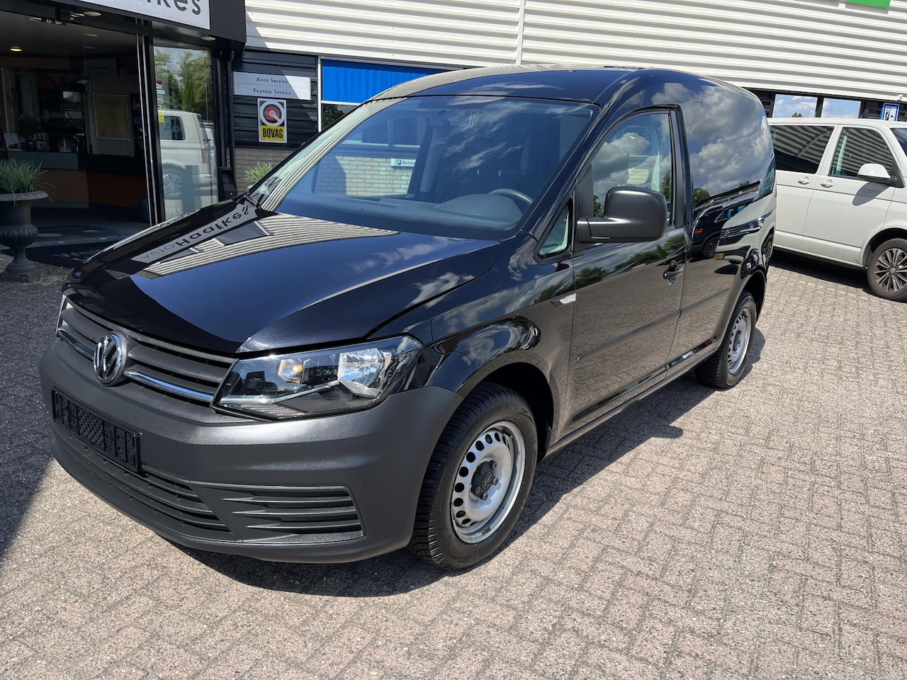 Volkswagen Caddy - 1.2 TSI L1H1 BMT Easyline 1 STE EIGENAAR, WEINIG KILOMETERS, ELEK. RAMEN, SPIEGELS EN CENT - AutoWereld.nl