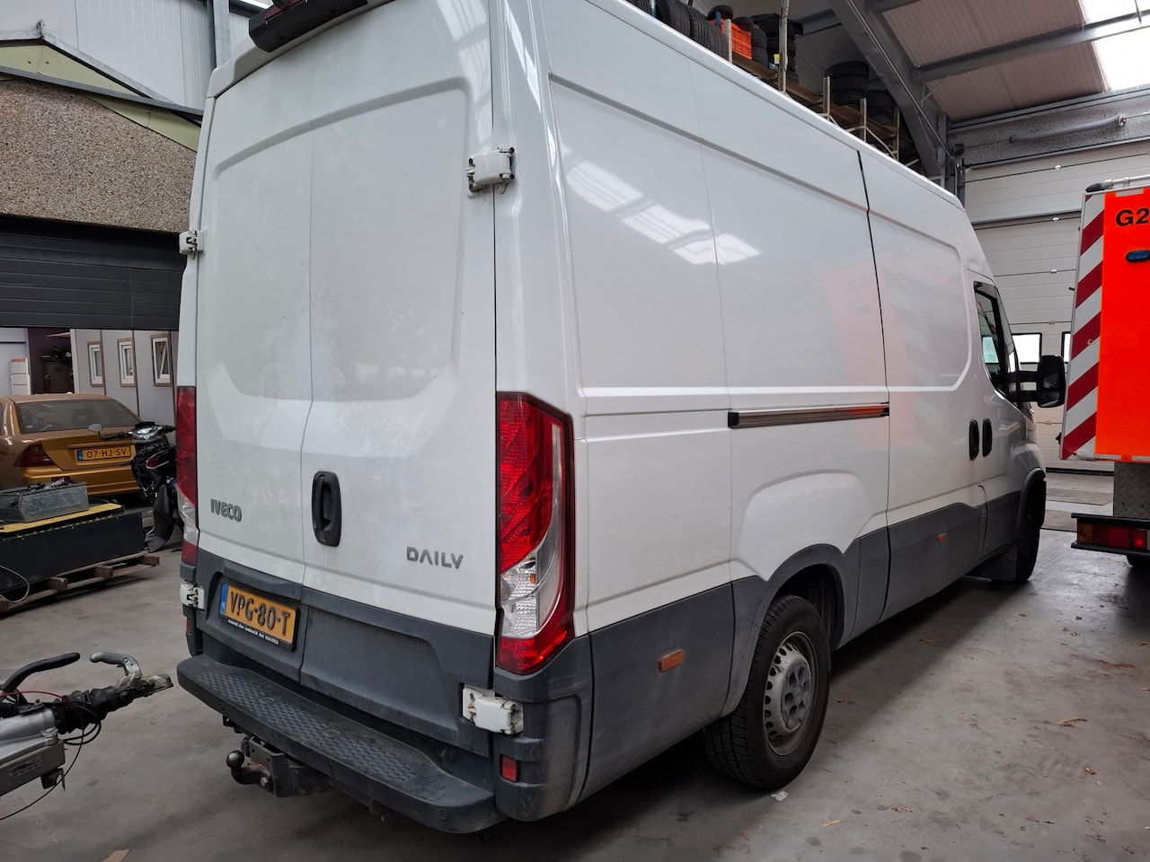 Iveco Daily - 35S16V 2.3 352 H2 35S16V 2.3 352 H2 - AutoWereld.nl