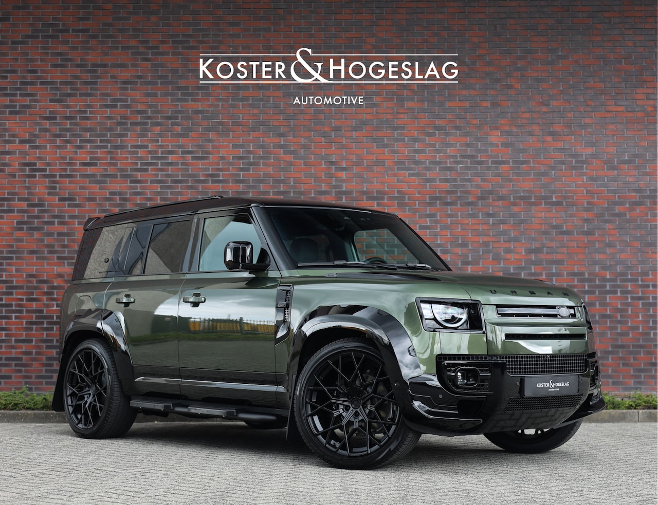 Land Rover Defender 110 - P300e X-Dynamic SE | Nieuw! - Urban - Pano - Trekhaak - AutoWereld.nl