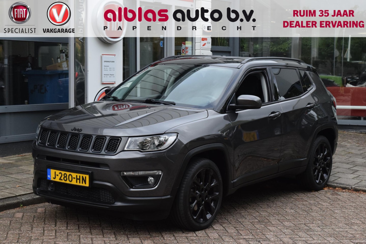 Jeep Compass - 1.3T Night Eagle Liberty Edition 1.3T Night Eagle Liberty Edition - AutoWereld.nl