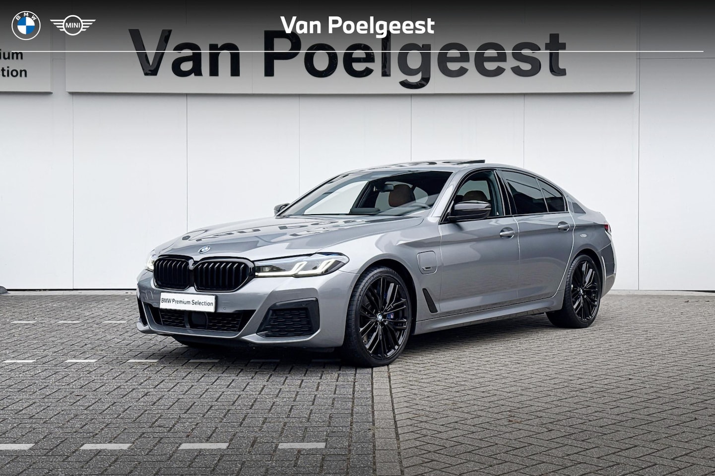 BMW 5-serie - Sedan 545e xDrive | Business Edition | Integral Active Steering | M Sport | Driving Assist - AutoWereld.nl