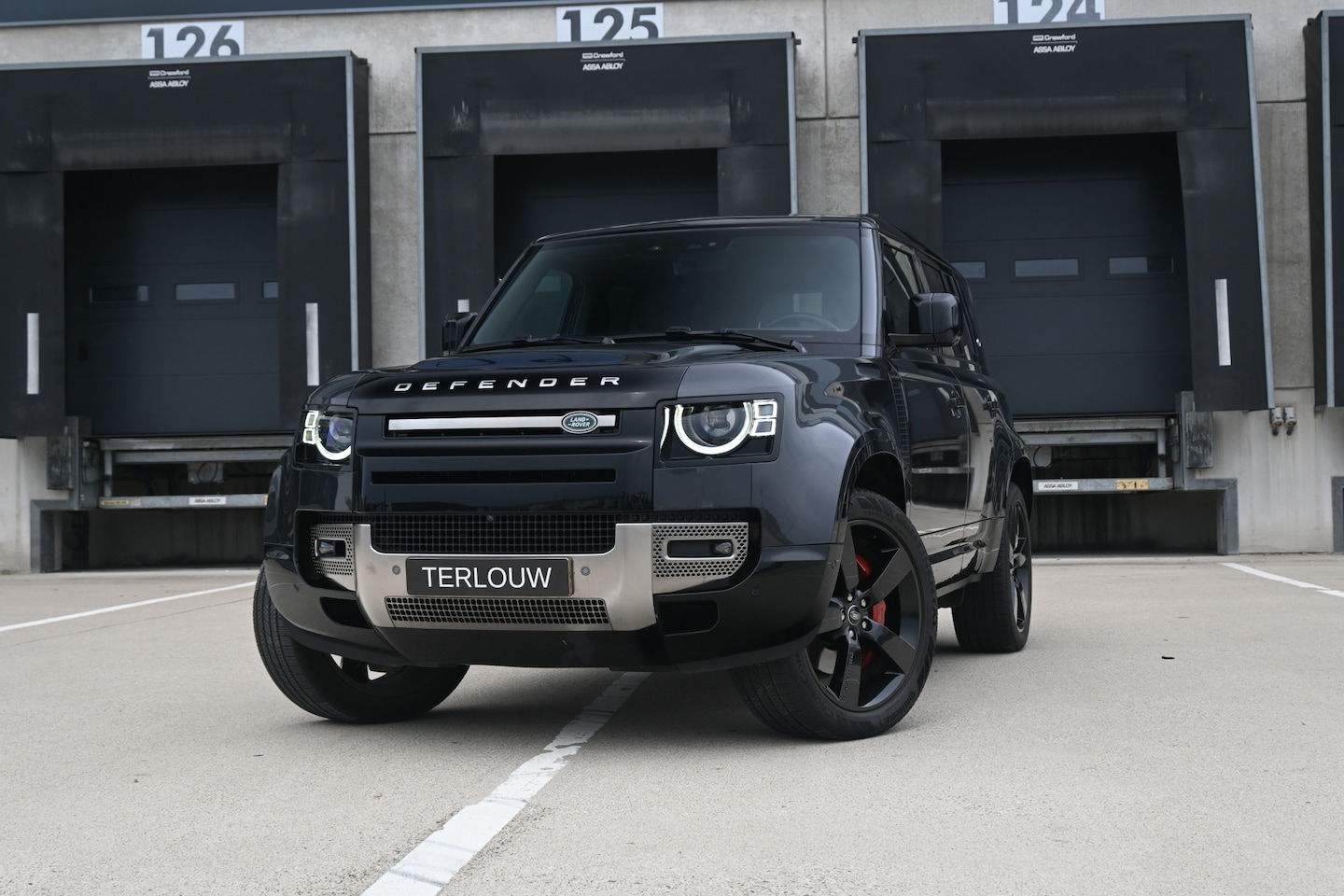 Land Rover Defender 110 - 2.0 P400e 110 X 2.0 P400e 110 X - AutoWereld.nl