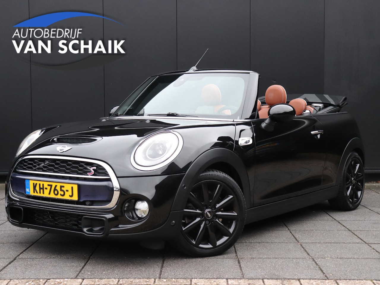 MINI Cabrio - 2.0 Cooper S Chili Serious Business AUT | LEER | CAMERA | HARMAN KARDON - AutoWereld.nl