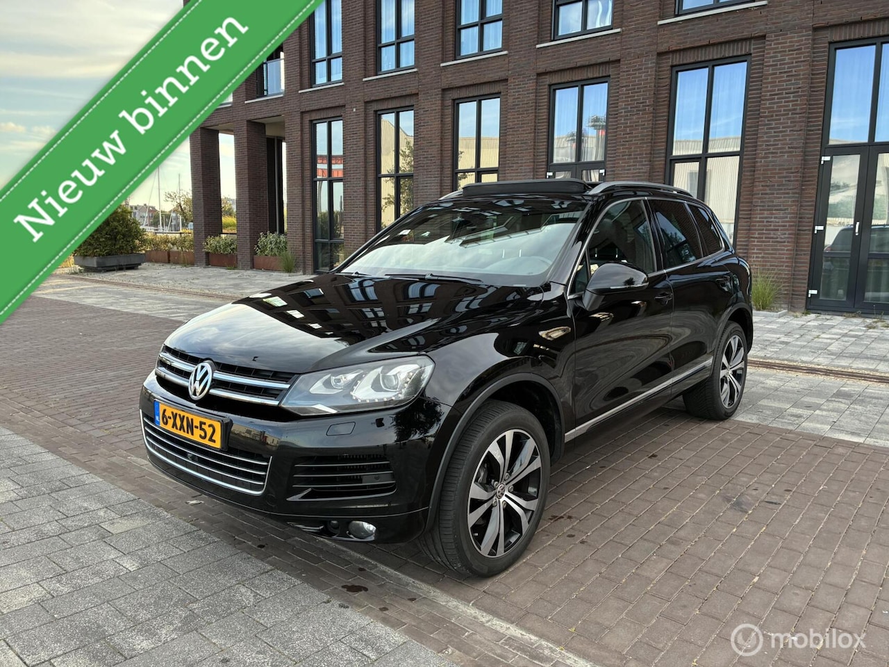 Volkswagen Touareg - 3.0 TDI R-Line Panorama Led Clima Navi - AutoWereld.nl