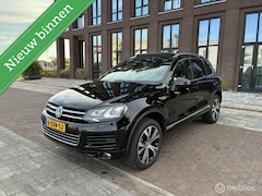 Volkswagen Touareg - 3.0 TDI R-Line Panorama Led Clima Navi