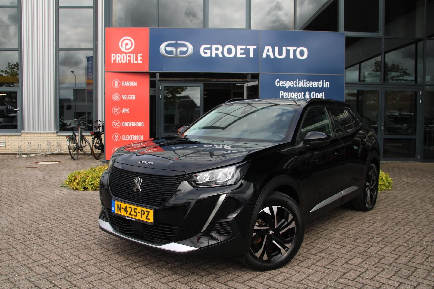 Peugeot e-2008 - EV Allure 50 kWh Airco Camera Carplay SOH 91,8% Dealer onderhouden - AutoWereld.nl
