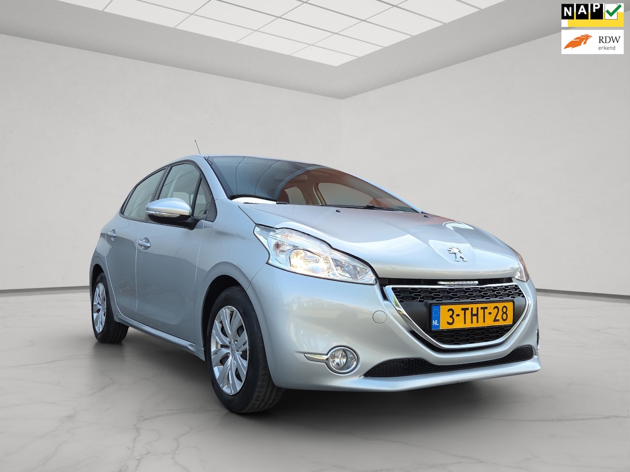 Peugeot 208 - 1.2 e-VTi Envy Automaat - AutoWereld.nl