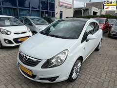 Opel Corsa - 1.2-16V Cosmo AUTOMAAT, Panoramadak, Airco, APK 10/27