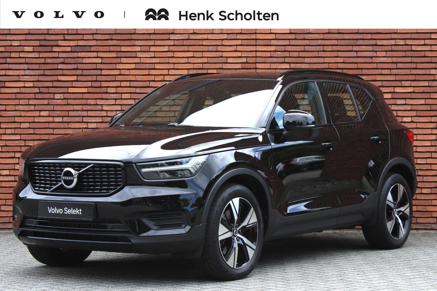 Volvo XC40 - T4 Recharge R-Design | Verwarmbare voorstoelen en stuurwiel | Apple Carplay/Android auto | - AutoWereld.nl