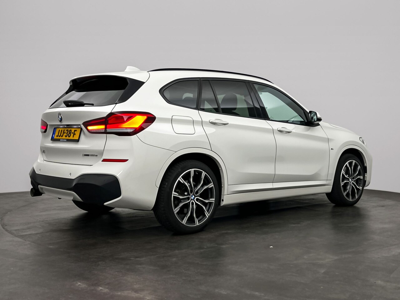 BMW X1 - xDrive25e High Executive Edition | M Sport | Head Up | Panorama | Trekhaak