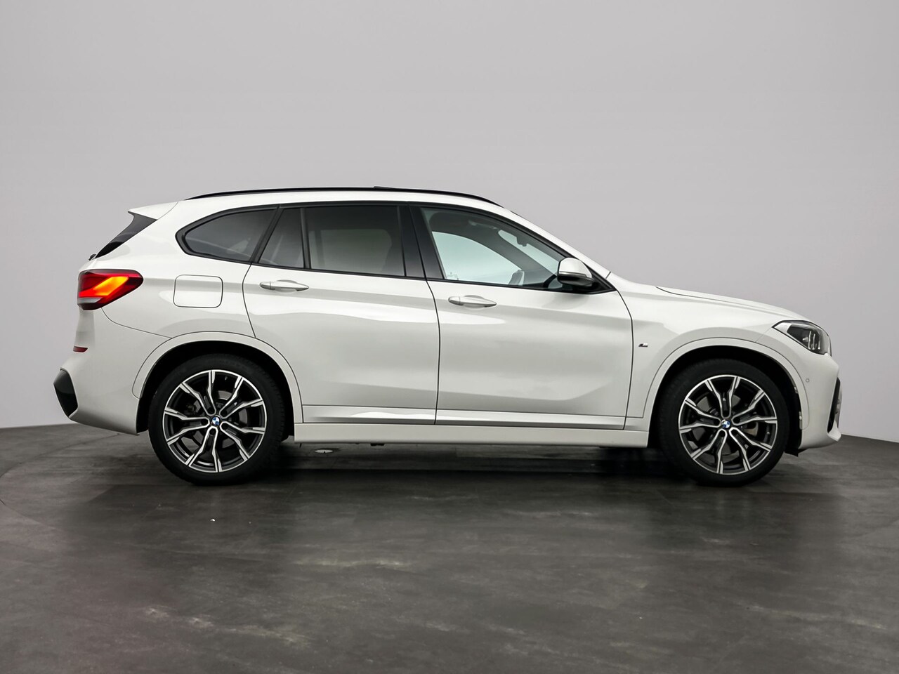 BMW X1 - xDrive25e High Executive Edition | M Sport | Head Up | Panorama | Trekhaak