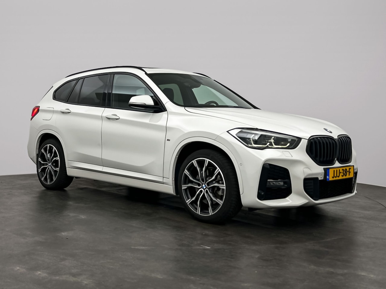 BMW X1 - xDrive25e High Executive Edition | M Sport | Head Up | Panorama | Trekhaak