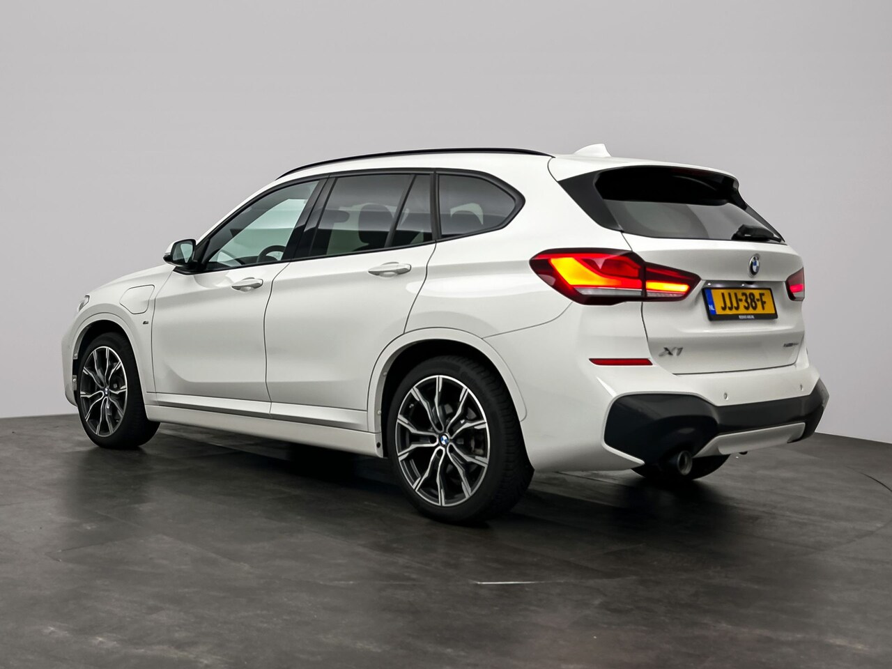 BMW X1 - xDrive25e High Executive Edition | M Sport | Head Up | Panorama | Trekhaak