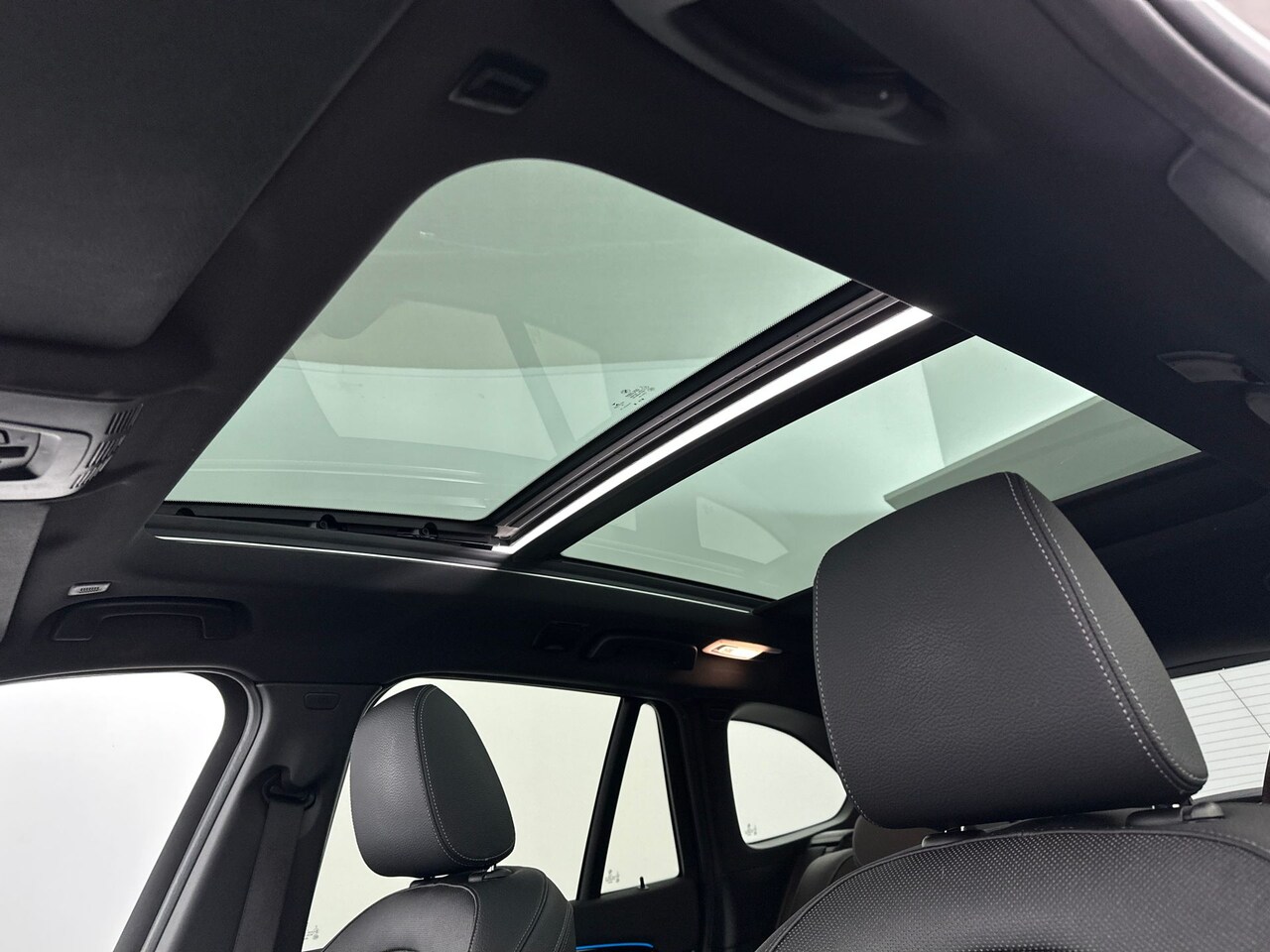 BMW X1 - xDrive25e High Executive Edition | M Sport | Head Up | Panorama | Trekhaak