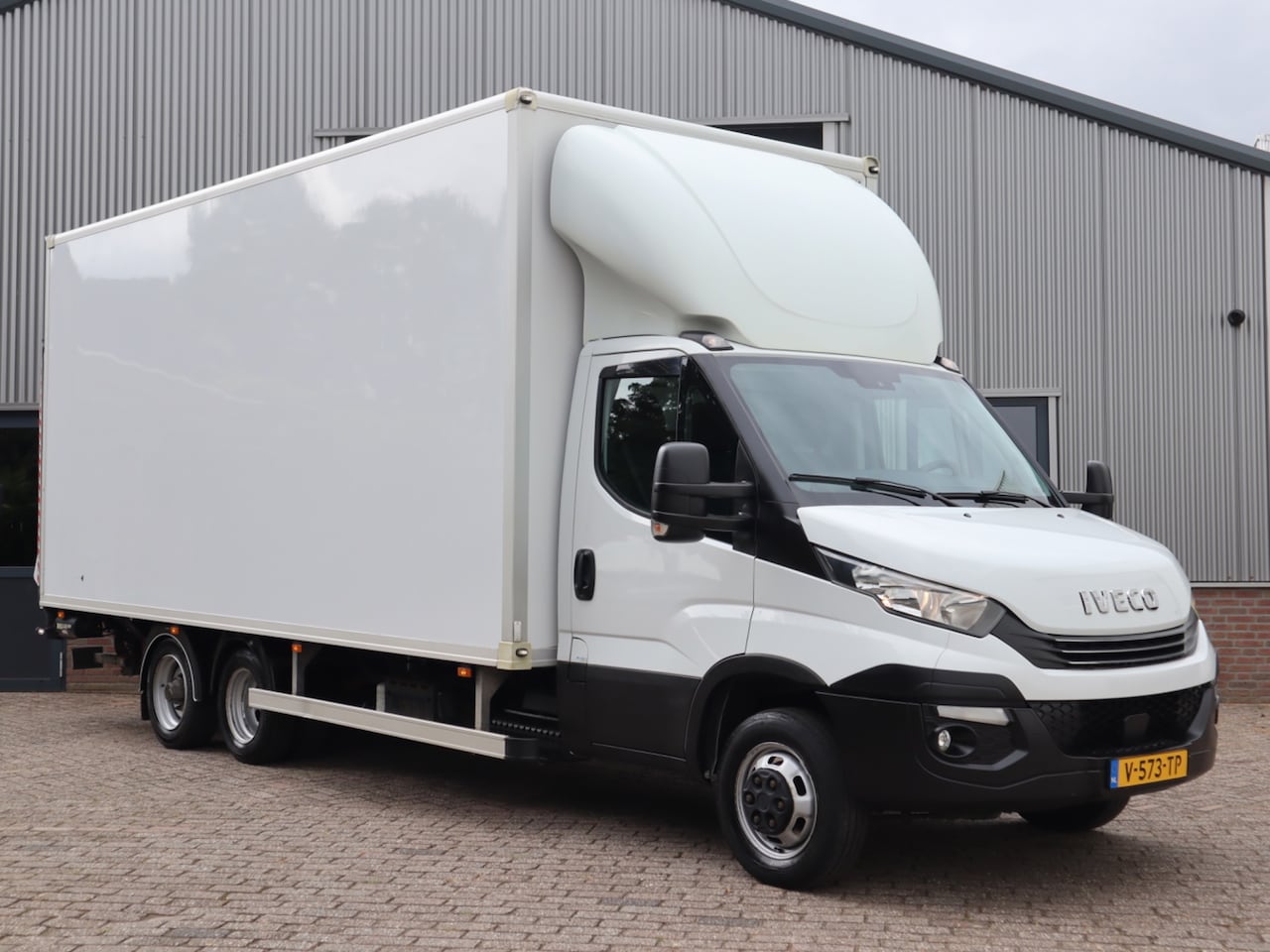 Iveco Daily - 50C35 3.0L 180pk Hi-Matic Aut. Euro-6 BE-Combi 3500Plus Laadklep - AutoWereld.nl