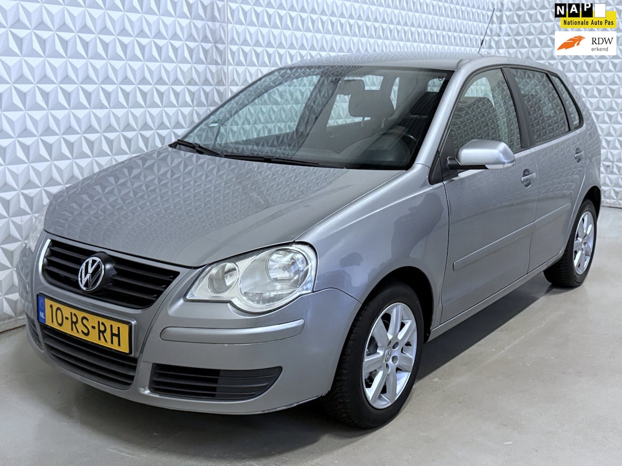 Volkswagen Polo - 1.4-16V Turijn 5-deurs AUTOMAAT / 127.000km (2005) - AutoWereld.nl