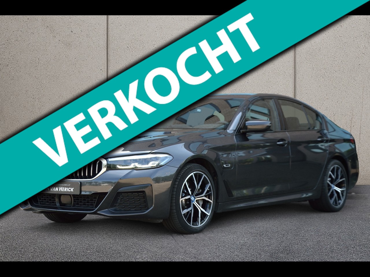BMW 5-serie - 530e M-Sport | Shadow Line | ACC | Sfeerverlichting | Stoelen/Stuur verwarmd - AutoWereld.nl