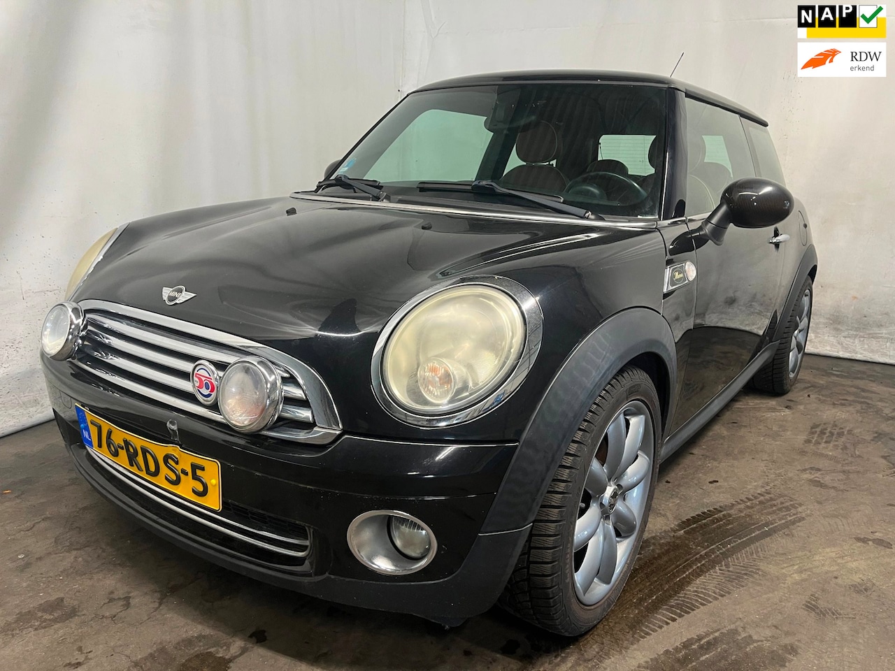 MINI 3-Deurs - 1.6 Cooper Mayfair - Schade - AutoWereld.nl