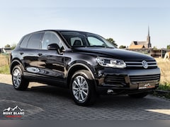 Volkswagen Touareg - 3.0 TDI Highline|CarPlay|Leder|Trekhaak|€14.050, - Ex. Btw