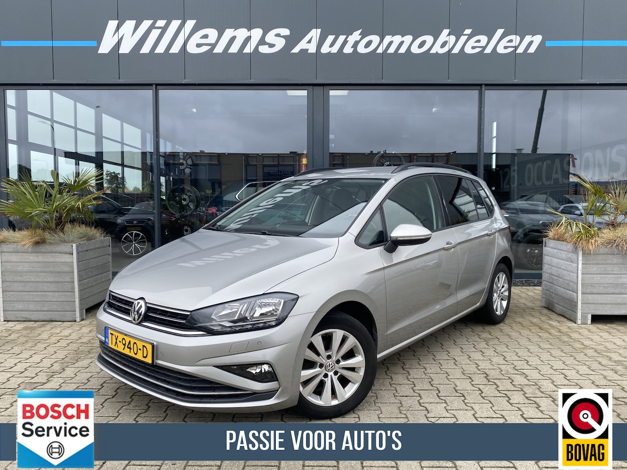 Volkswagen Golf Sportsvan - 1.0 TSI Comfortline Adaptive Cruise Control, Climate Control , Trekhaak - AutoWereld.nl