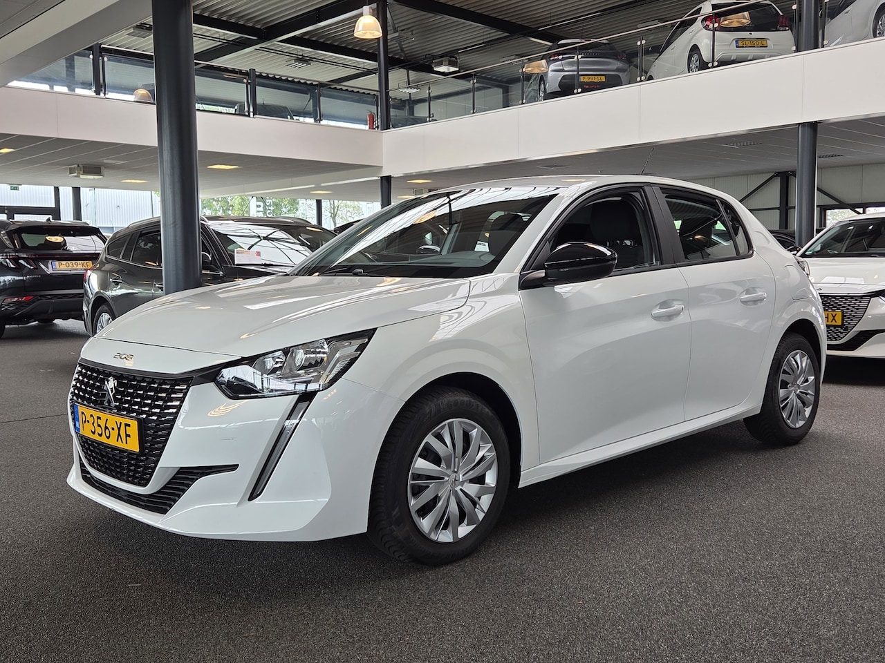 Peugeot 208 - 1.2 PureTech Active / Carplay - AutoWereld.nl