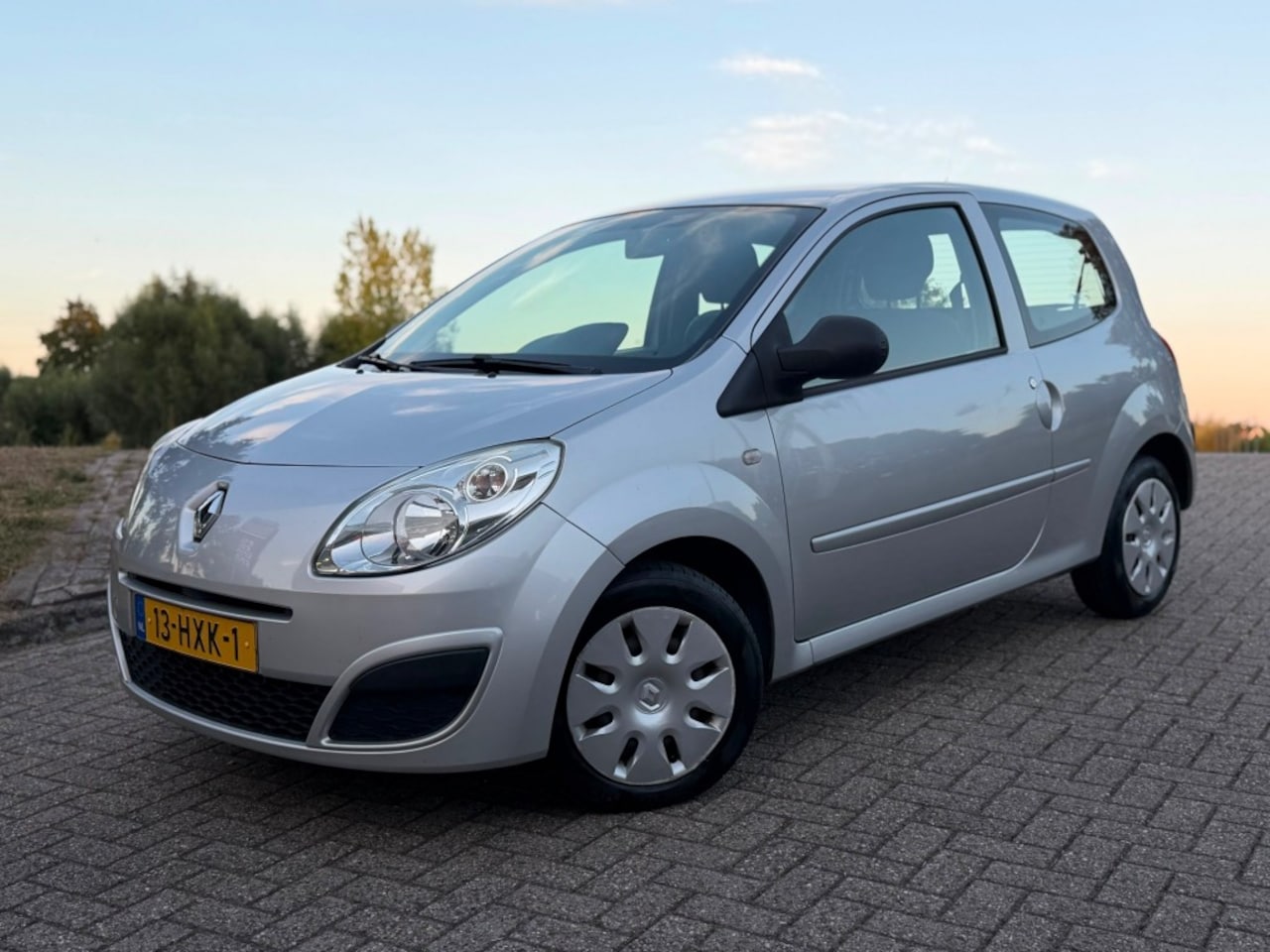 Renault Twingo - 1.2 Authentique 1.2 AUTHENTIQUE - AutoWereld.nl