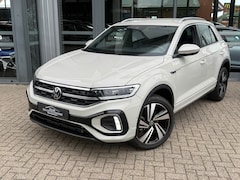 Volkswagen T-Roc - 1.5 TSI R-LINE BUSINESS 150PK AUTOMAAT WINTERPACK CARPLAY
