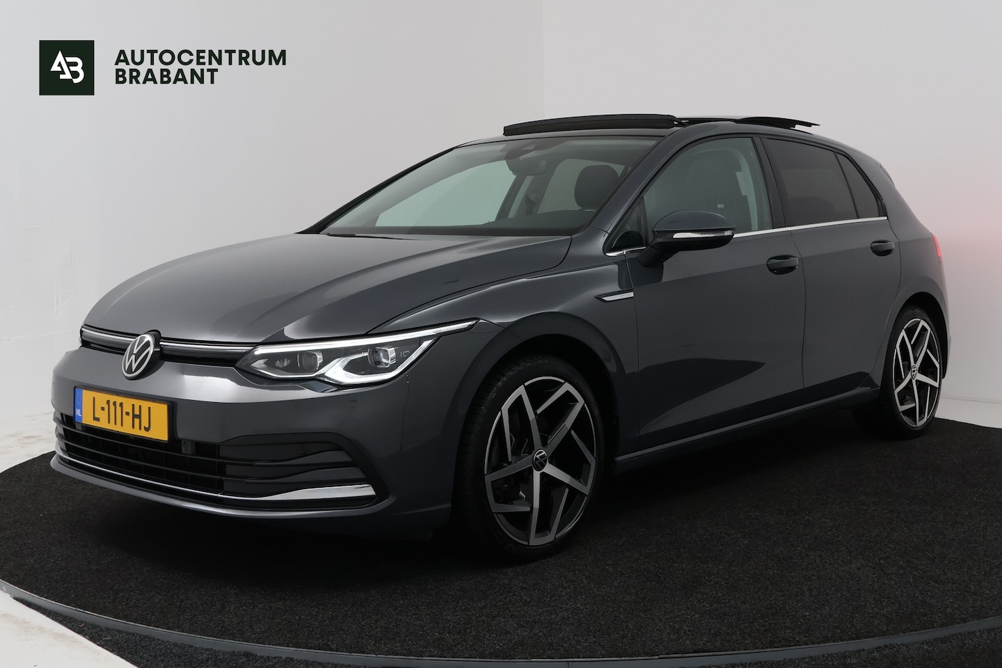 Volkswagen Golf - 1.5 eTSI Style (PANORAMADAK, TREKHAAK, STOELVERWARMING CAMERA, CRUISE ADAPTIEF) - AutoWereld.nl