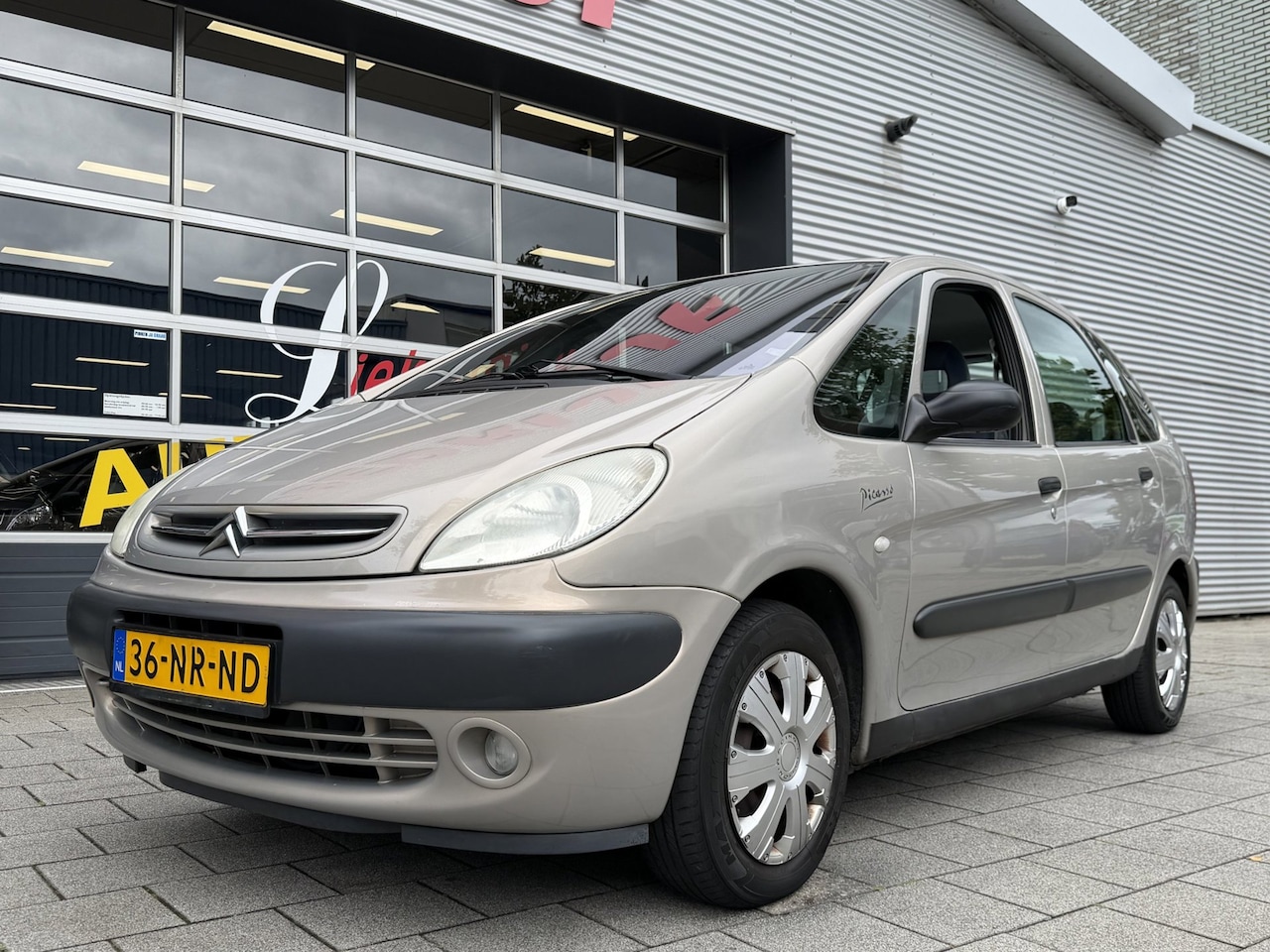 Citroën Xsara Picasso - 1.8i-16V Différence 2 - Airco I Comfort pakket I PDC I APK - 03-3037 - AutoWereld.nl