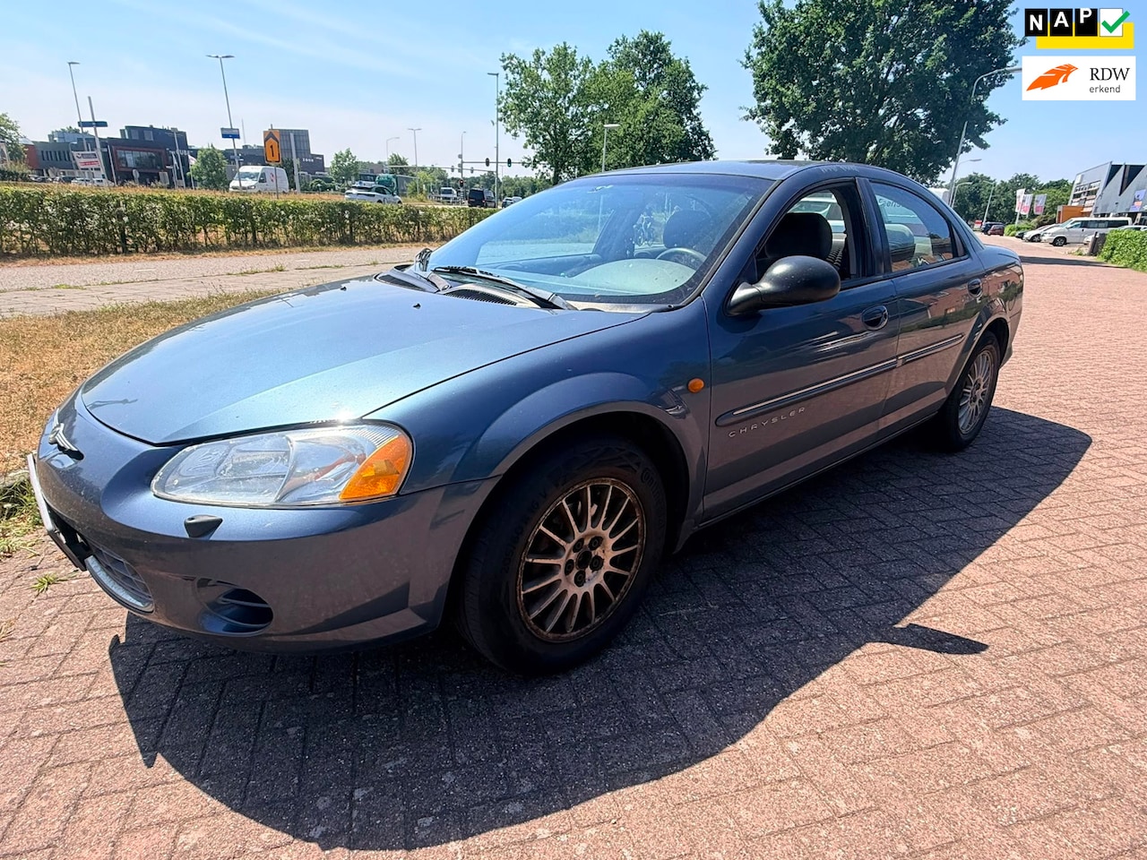 Chrysler Sebring - 2.0i-16V - Automaat - APK 02-2027 - AutoWereld.nl