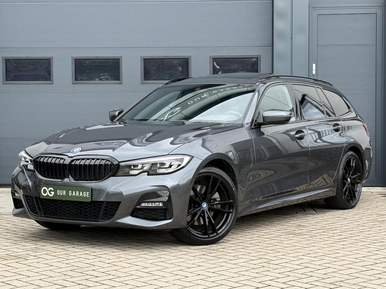 BMW 3-serie Touring - 320e M-Sport|Camera|Pano|Trekhaak|19" - AutoWereld.nl