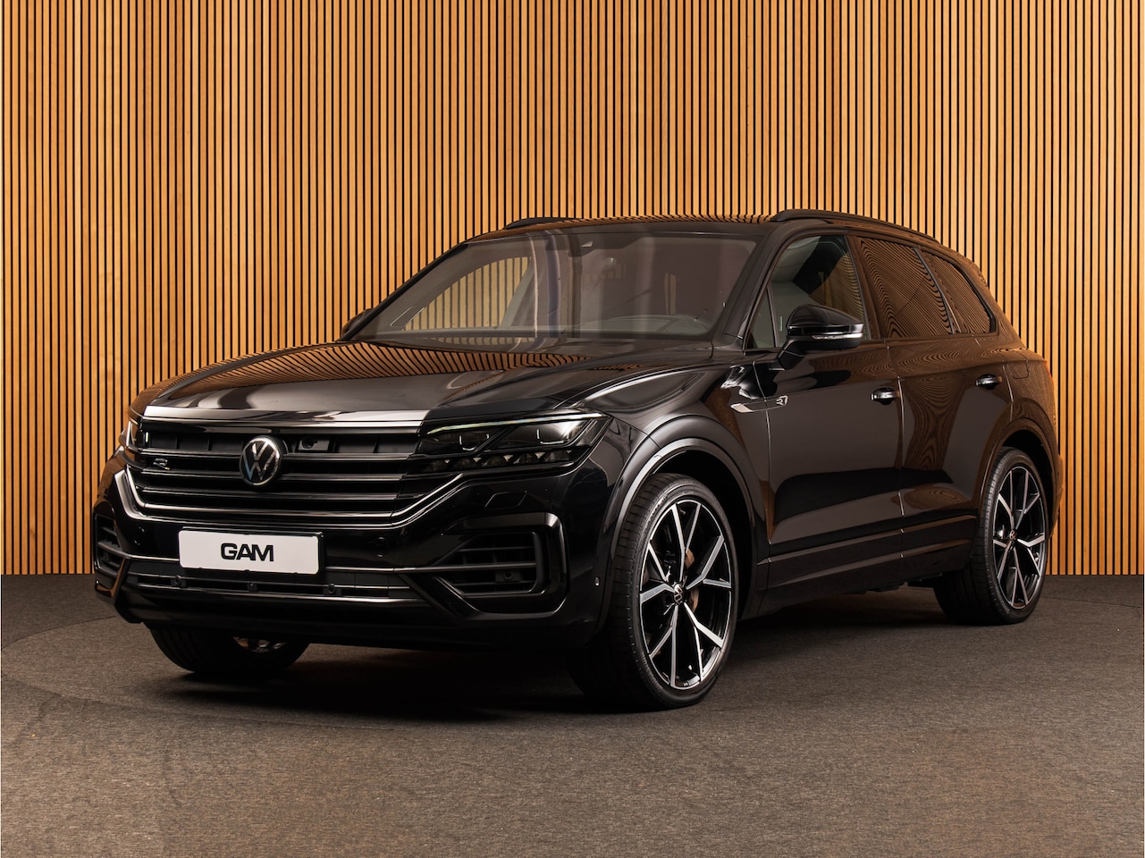 Volkswagen Touareg - 3.0 TSi eHybrid R-Line PANO | DYNAUDIO | 22" | LUCHTVERING | NIGHT VISION - AutoWereld.nl