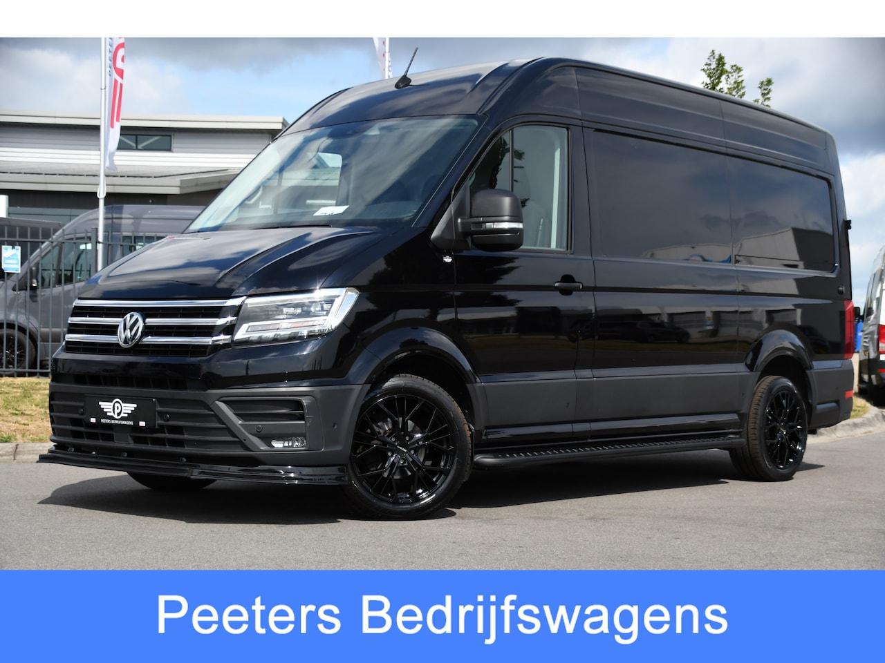 Volkswagen Crafter - 35 2.0 TDI L3H3 Black Edition Camera, Carplay, LED, 177pk, Automaat, Standkachel, Geveerde - AutoWereld.nl