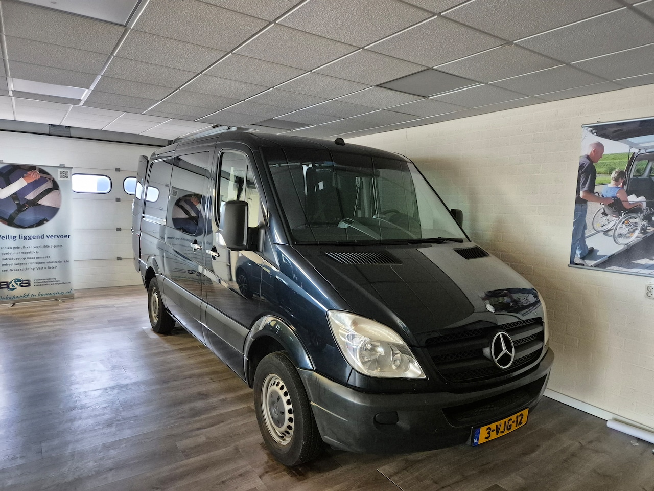 Mercedes-Benz Sprinter - 210 2.2 CDI 325 DC Rolstoelbus (zelfrijden) - AutoWereld.nl