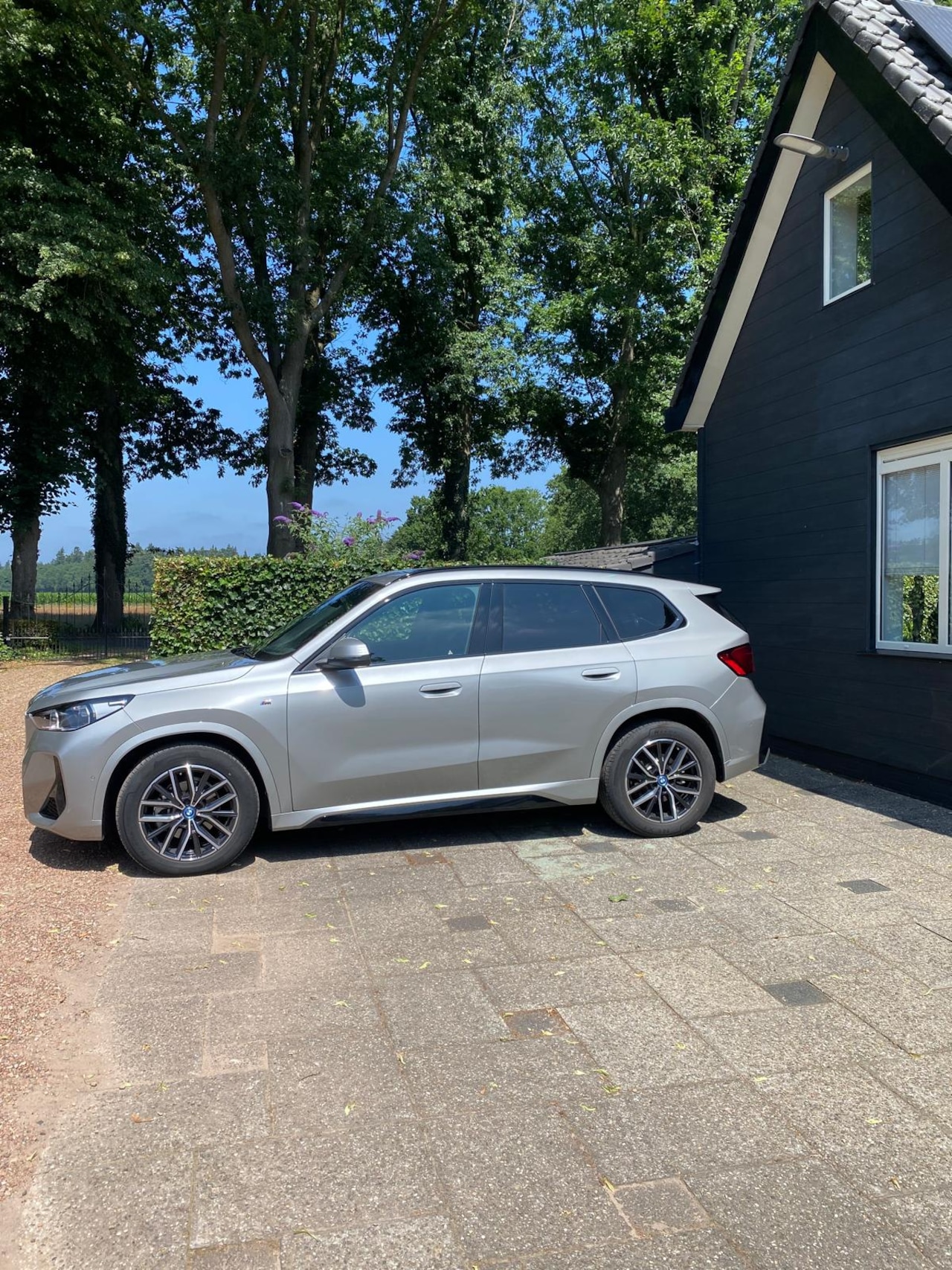 BMW iX1 - eDrive20 67 kWh - AutoWereld.nl