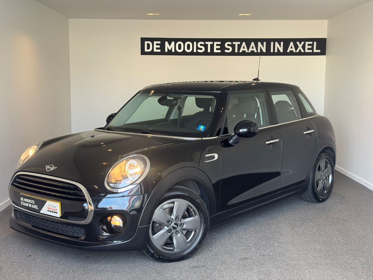 MINI Cooper - Mini 1.5 Business Edition - AutoWereld.nl