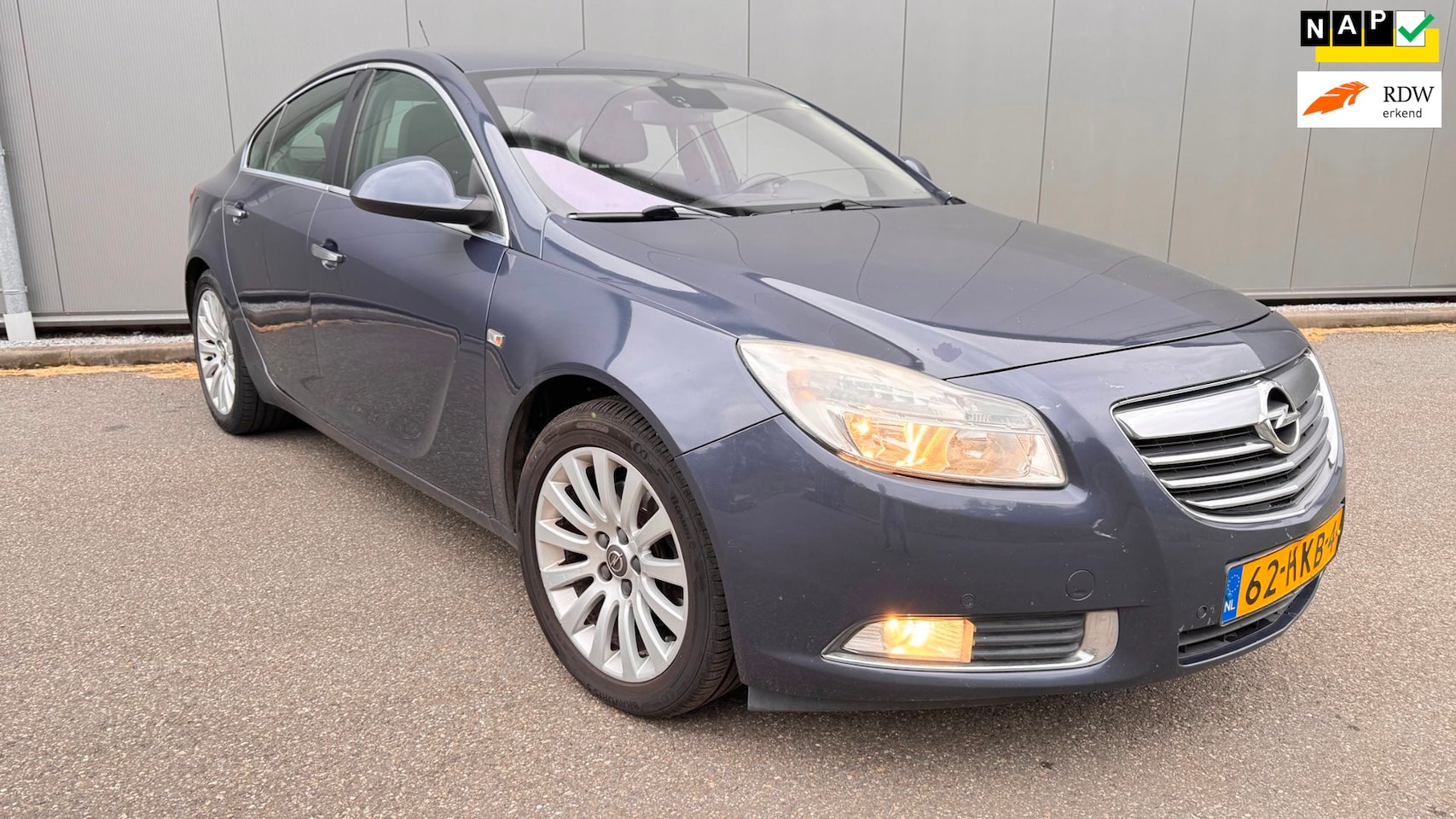 Opel Insignia - 2.0 T Cosmo LEDER CLIMA - AutoWereld.nl