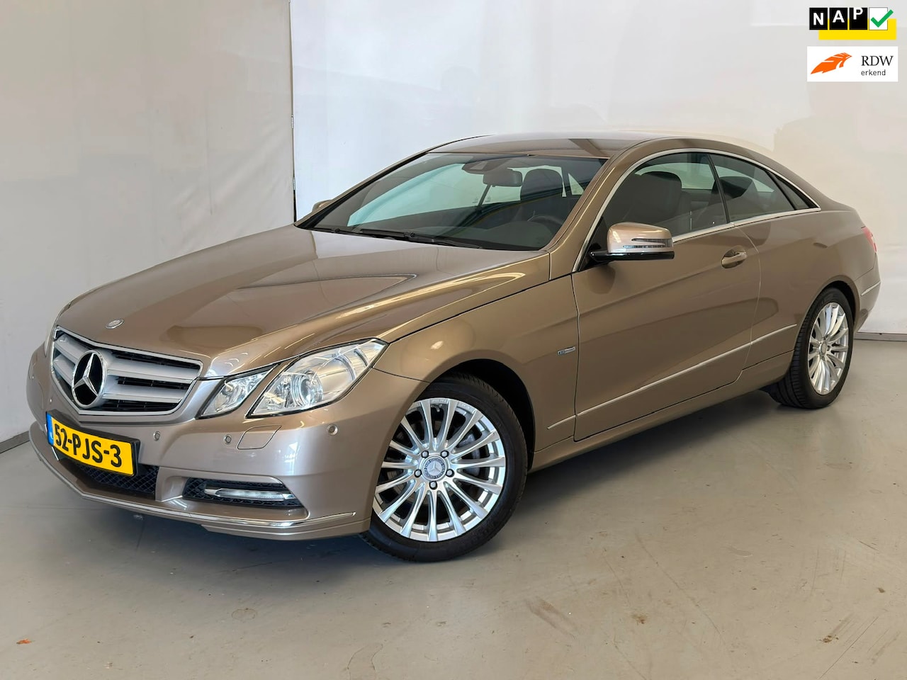 Mercedes-Benz E-klasse Coupé - 220 CDI / Uniek! / NL-auto / 18" AMG / Xenon - AutoWereld.nl