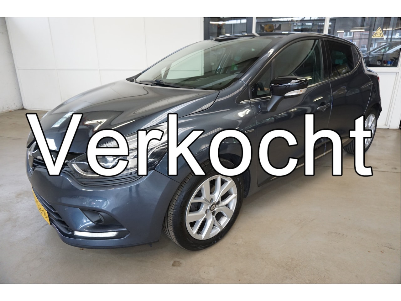 Renault Clio - 0.9 TCe Limited Trekhaak Navigatie Airco - AutoWereld.nl